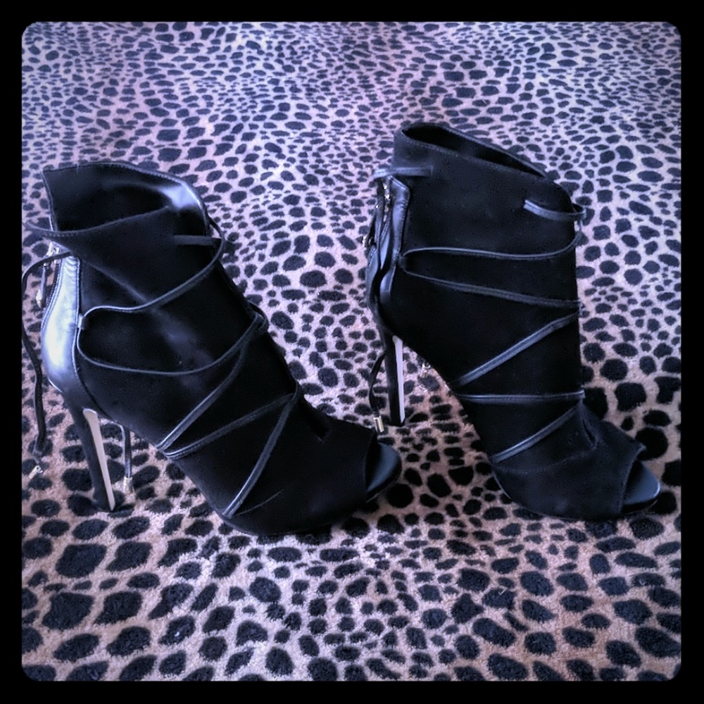 GUESS peep toe heels